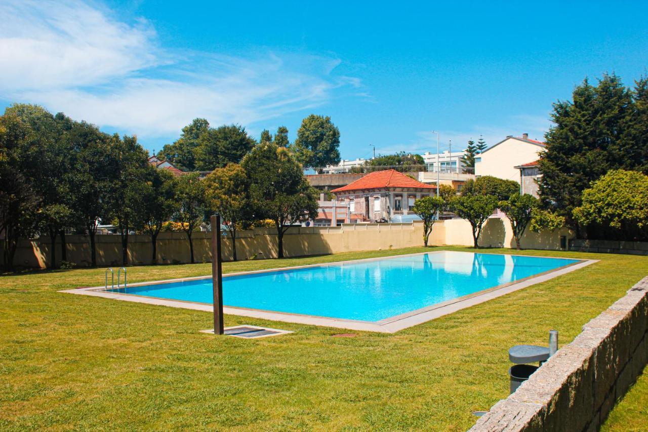 Refugio Louro • Gym - Pool - Tennis レサ・ダ・パルメイラ エクステリア 写真